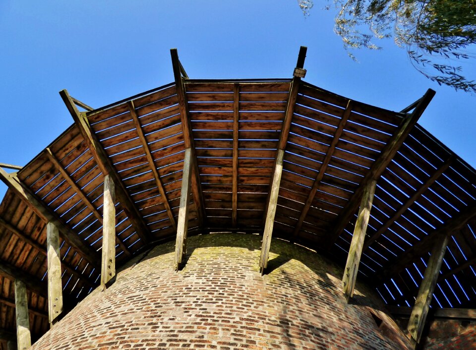 Planking bricks architecture