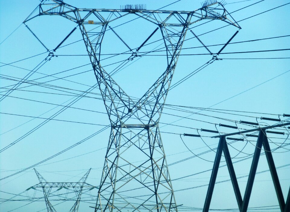Electricity lines current
