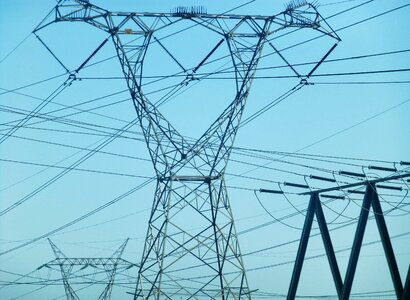 Electricity lines current
