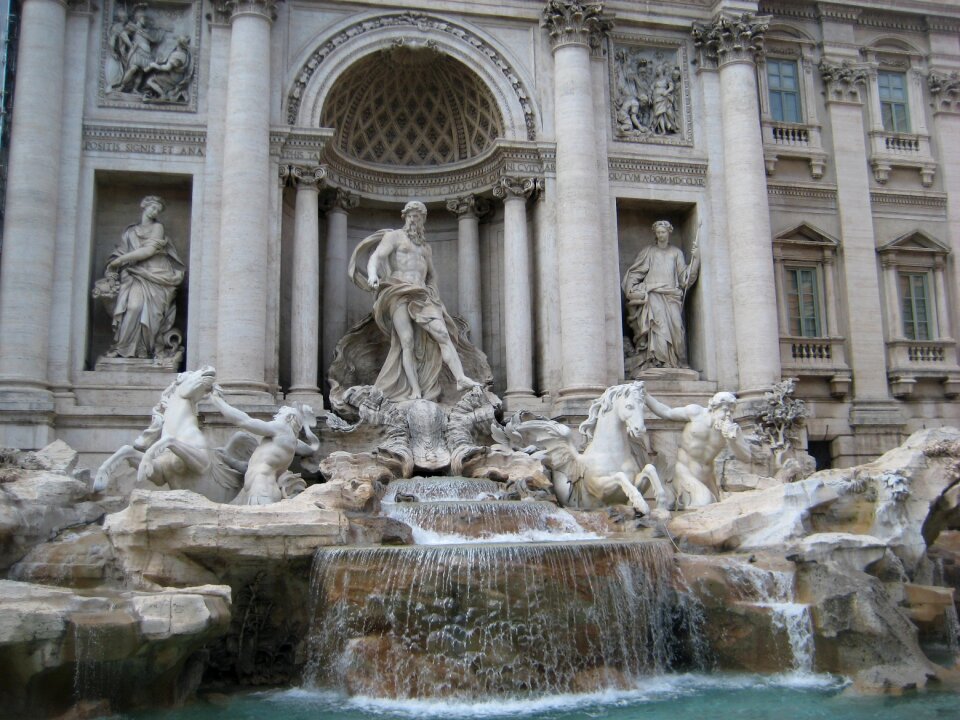 Fountain leonardo da vinci