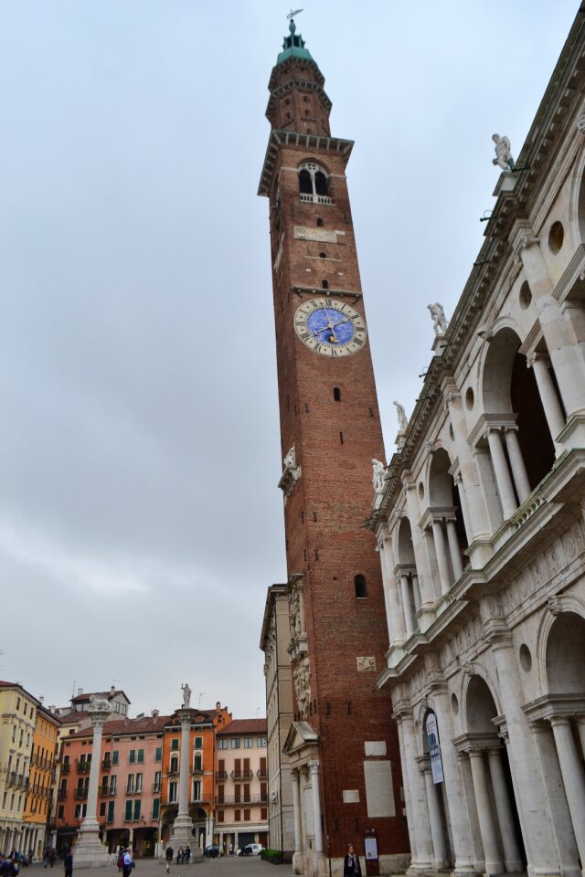 Place clock columns
