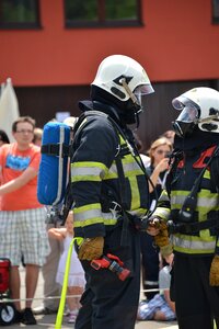 Firefighters delete breathing apparatus