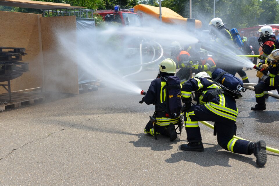 Firefighters delete breathing apparatus