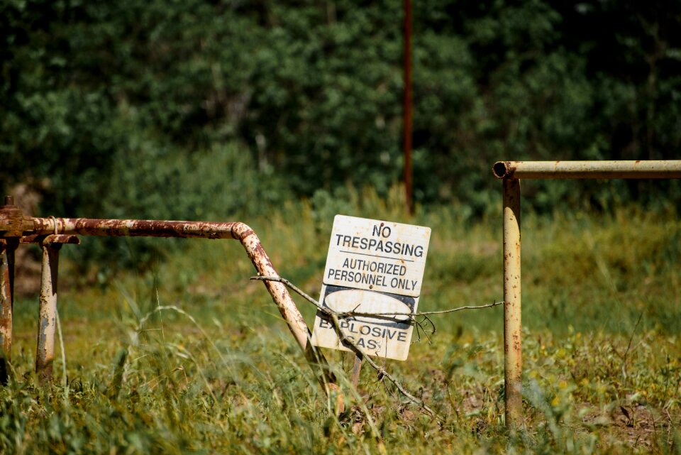 Trespass prohibited metal