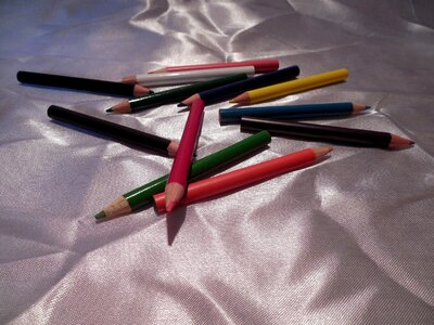 Colour pencils crayons colored pencils