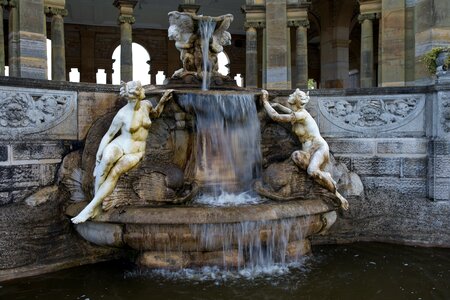 Fountain italian garden statues photo