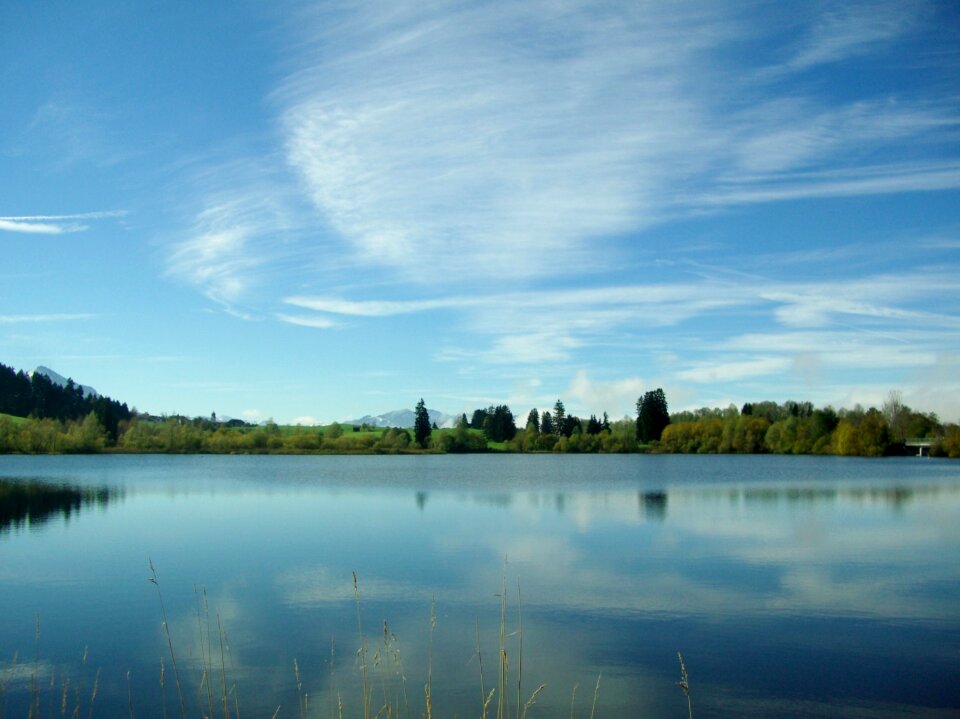 Mirroring ruins water