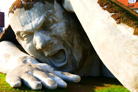 Stone cry figure