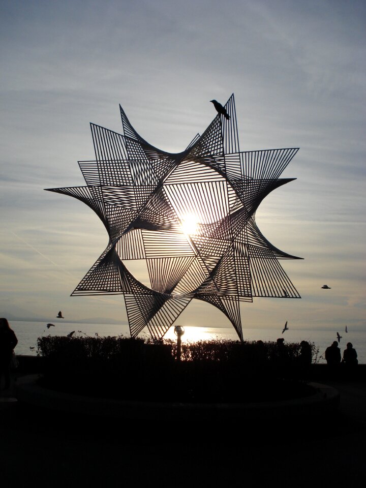 Metal sun lake geneva