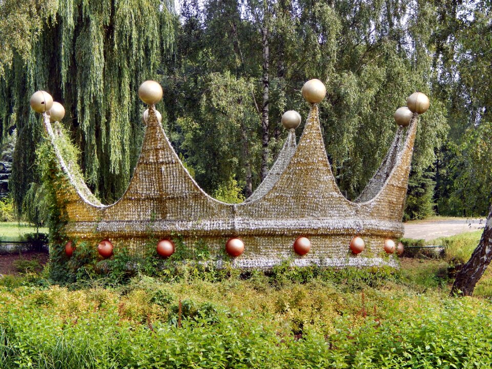 Park nature ornament