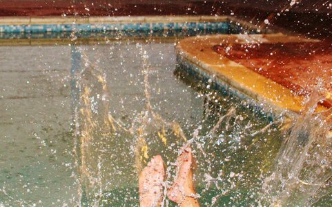 Water inject swimming pool