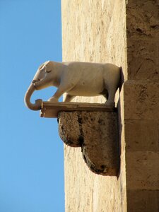 Facade figure elephant