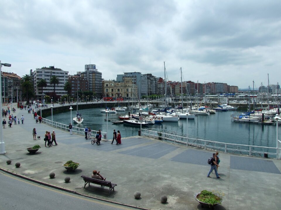 Gijón boats pontoons
