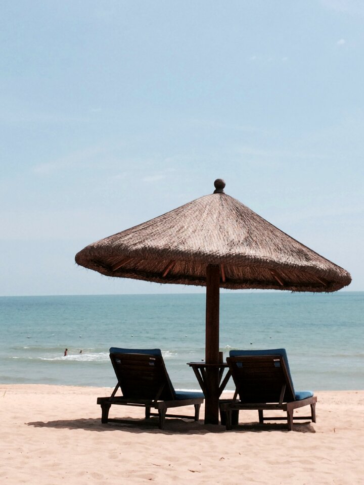 Sun visor chair sea water