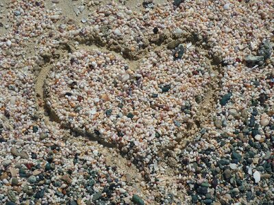 Sand pebble love
