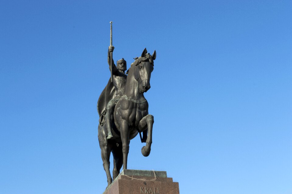 King statue monument