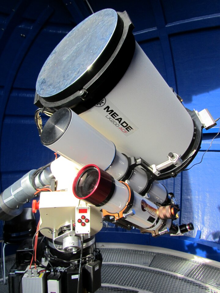 Observatory binoculars star