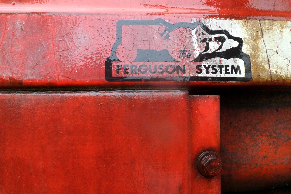 Tractor massey ferguson cap ferret
