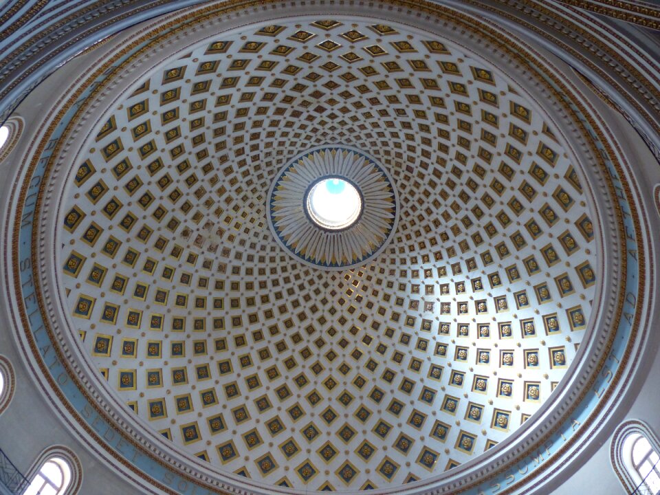 Malta rotunda round