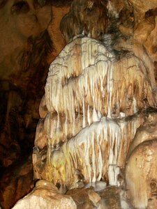 Ledenika stalactites geology