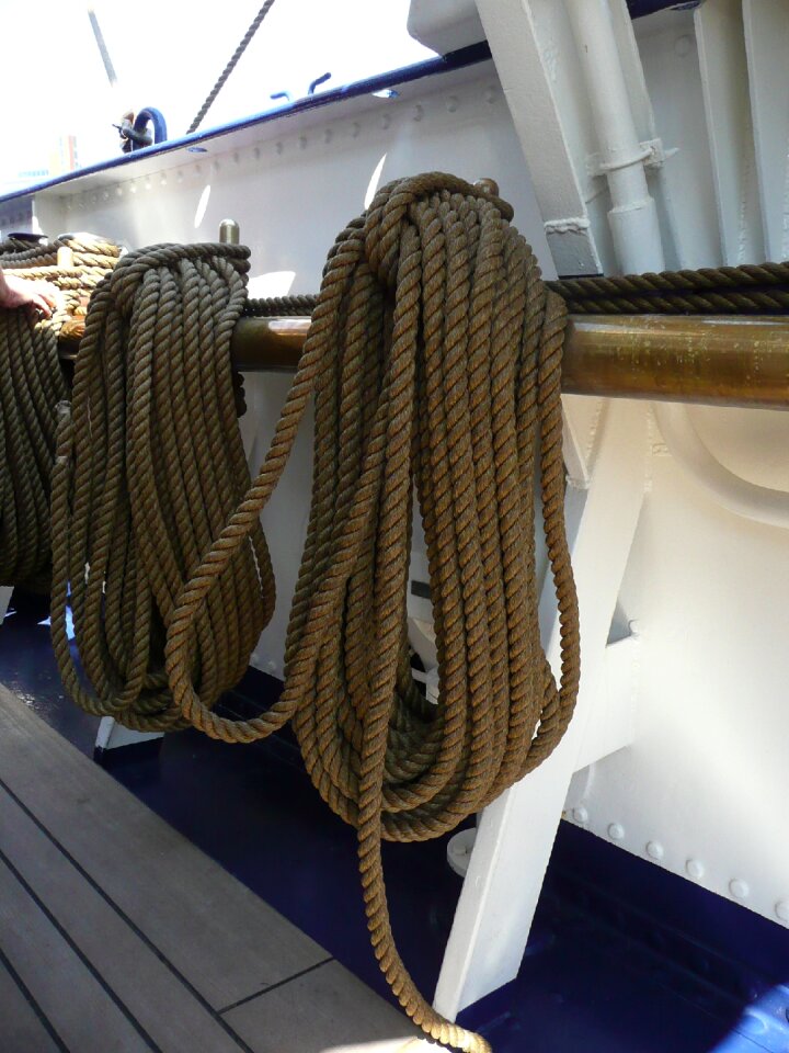 Sailing vessel masts historically