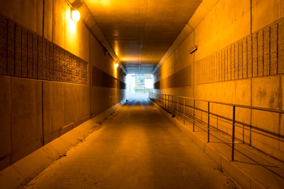 Tunnel yellow concentration