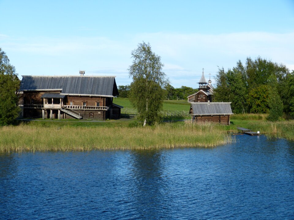 Wood bar building