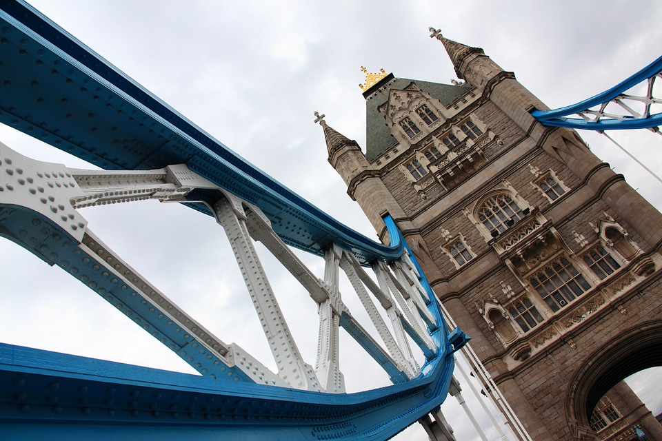 Bridge british building
