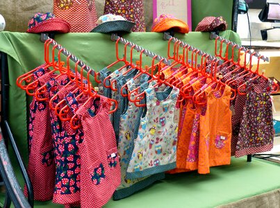 Color laundry garments