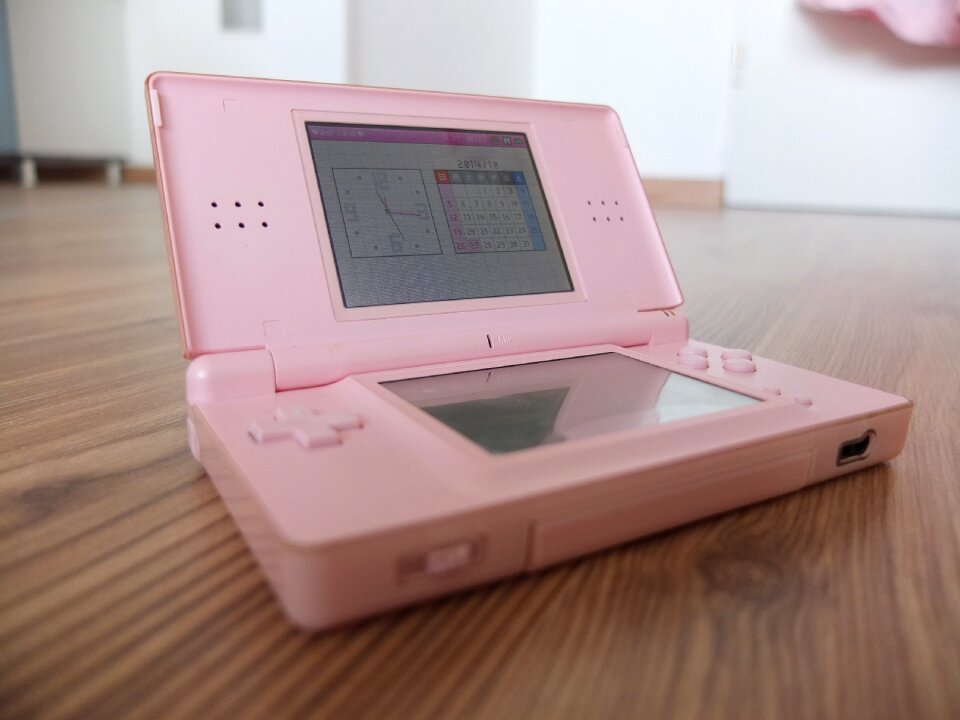 Electronic pink device