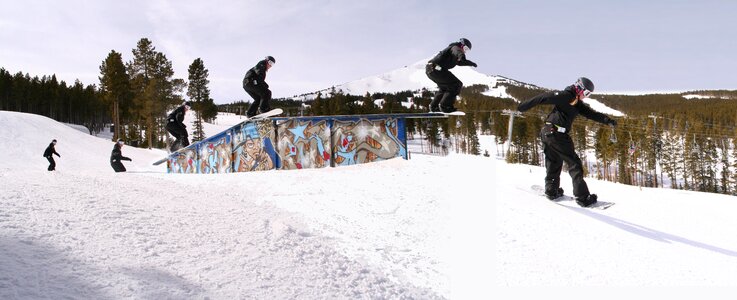 Snowboard freestyle photo