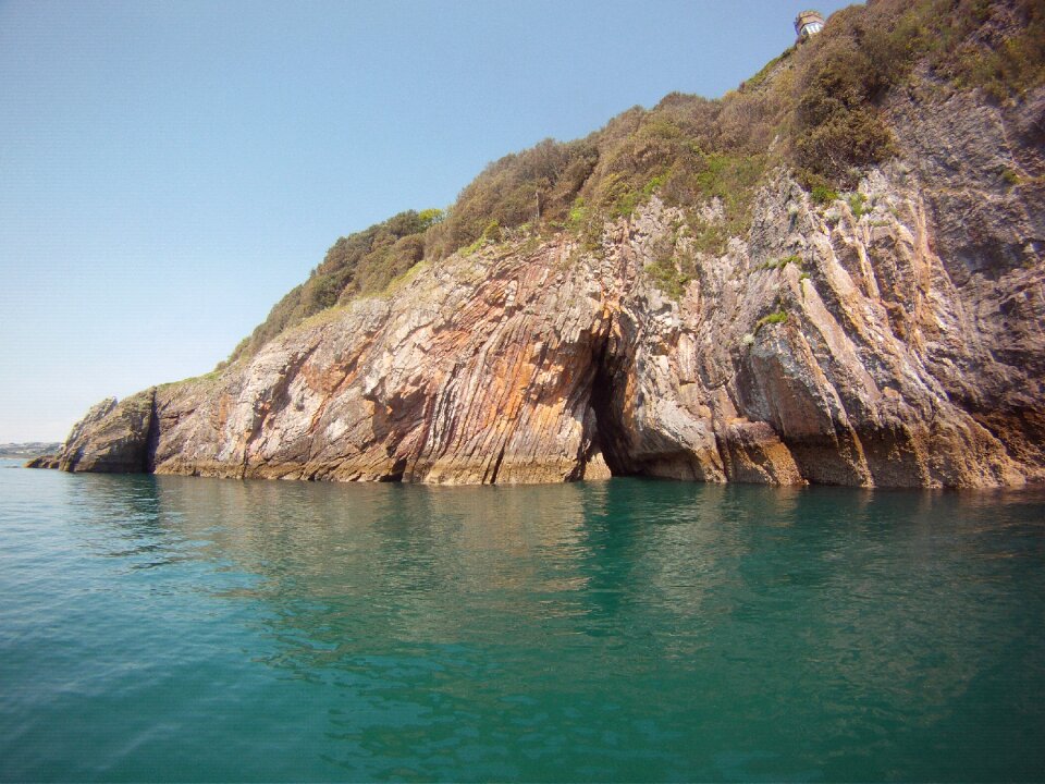 Folding geologic stone