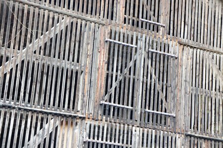 Input structure barn