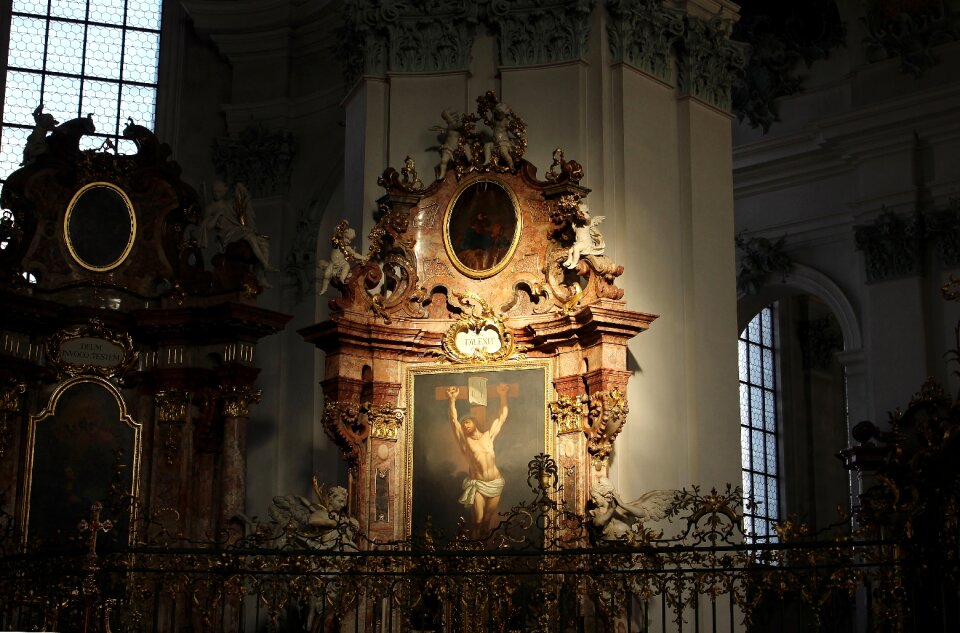 Jesus christ crucifixion incidence of light