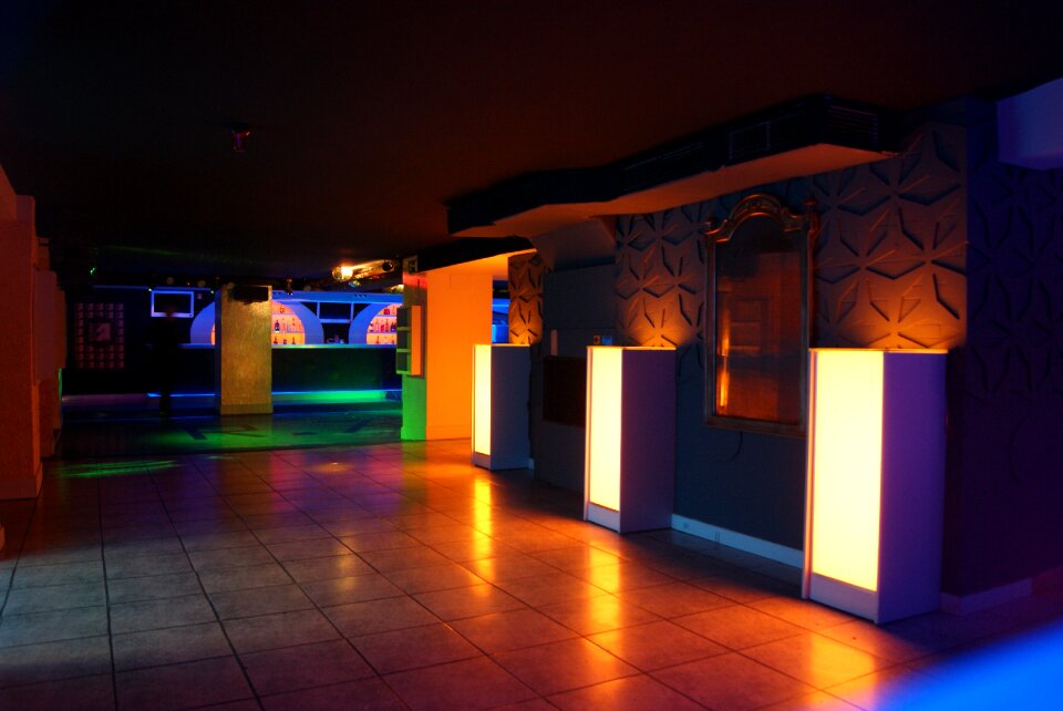 Night studio81 local