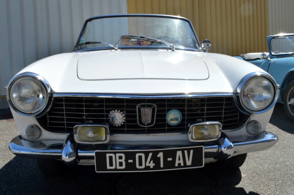 Automobile touring vintage