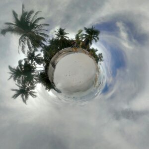 Globe desert island