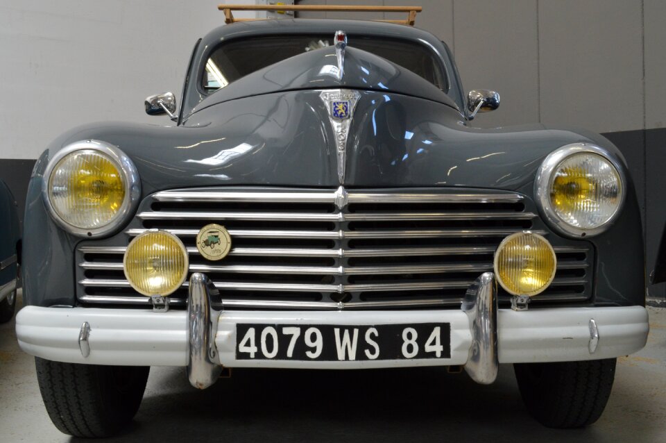 Automobile touring vintage