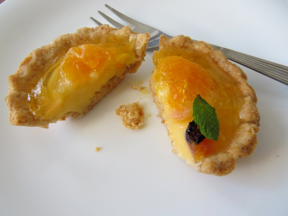 Fruit tangerine tart custard