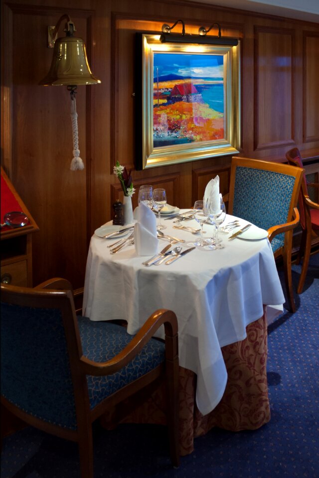 Chairs cutlery napkins