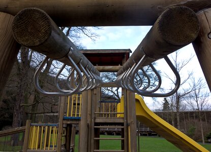 Play game device swing seat