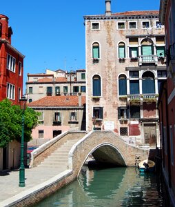 House lamppost italy photo