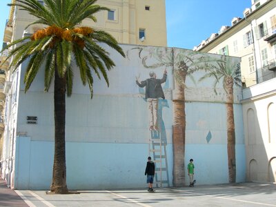 Cans plaza graffiti