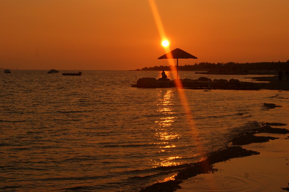 Sunset wave rest