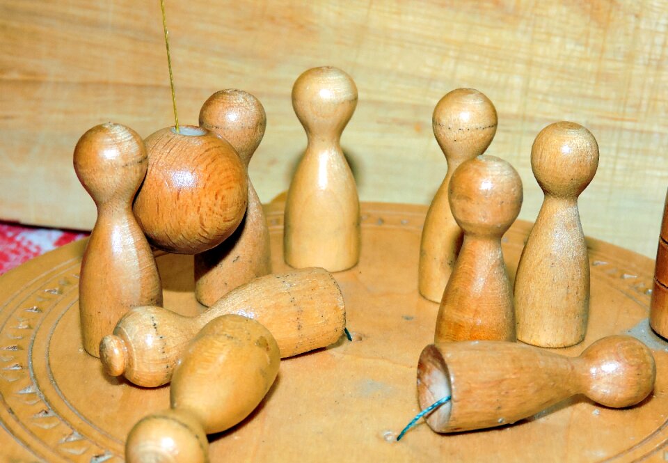 Wood ball pendulum