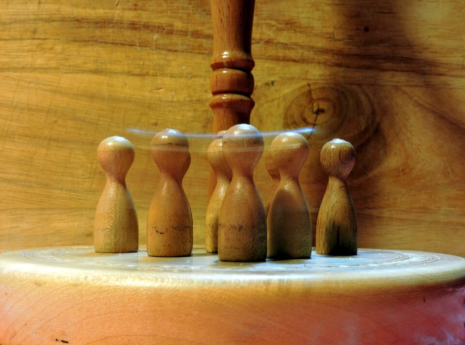 Wood ball pendulum