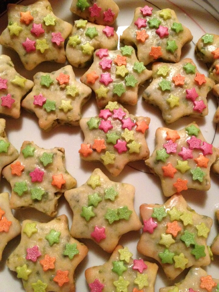 Eat christmas baking small cakes