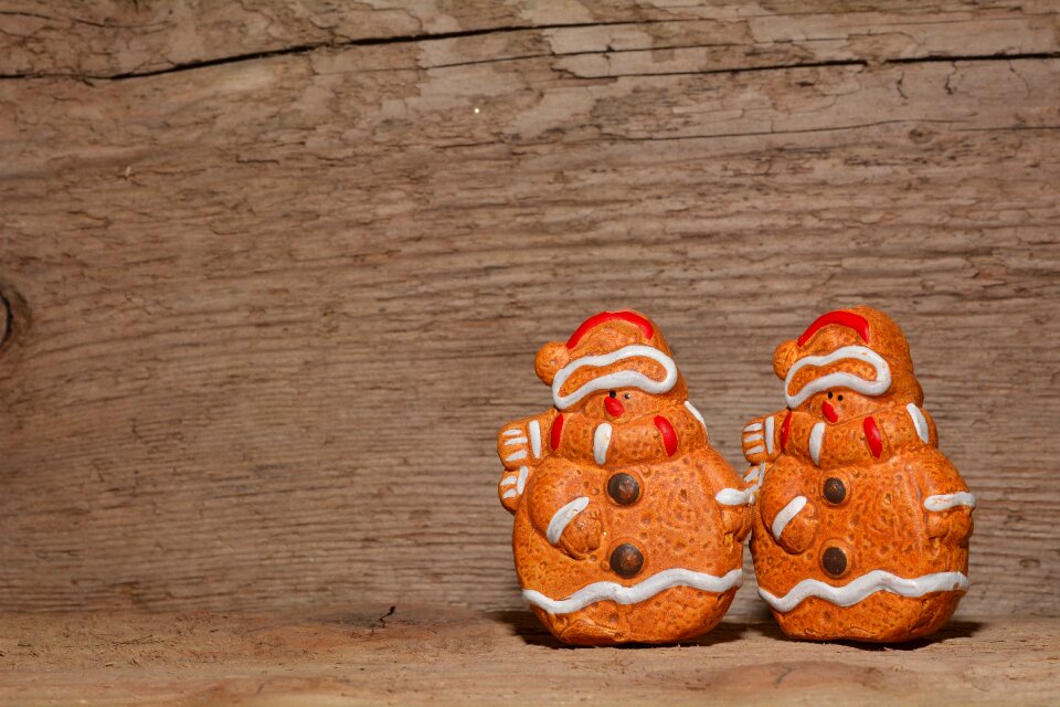 Males clay figures wood