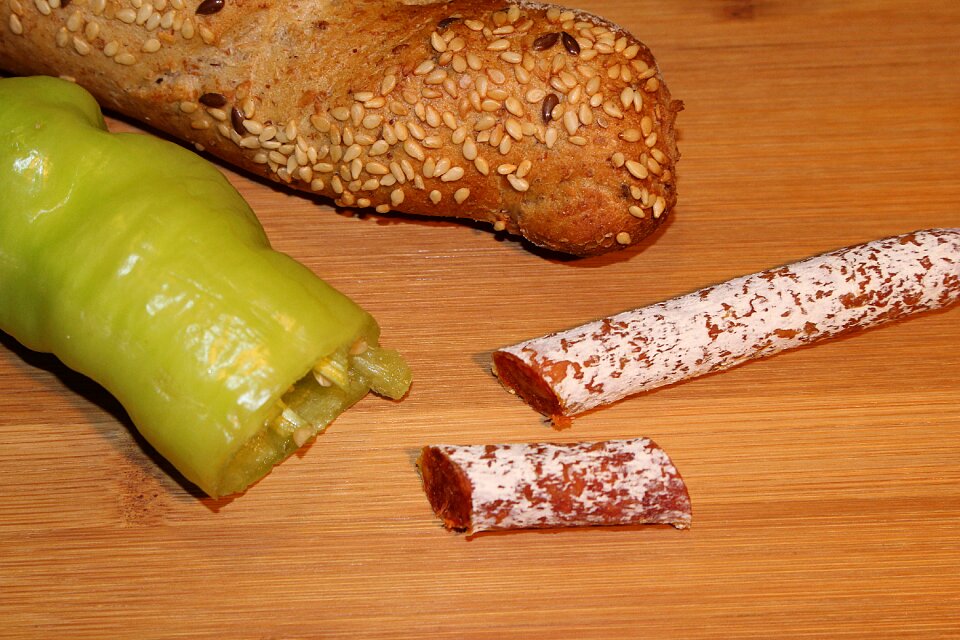 Paprika kornweckerl snack sausage