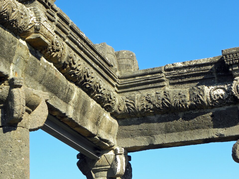 Pillar ancient history